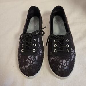 So Lace Black Sneakers